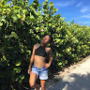 Meet your Posher, Andrea gil